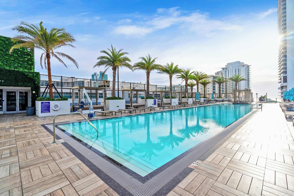Ocean Eagle View - Luxury Oceanfront Stay for 6
