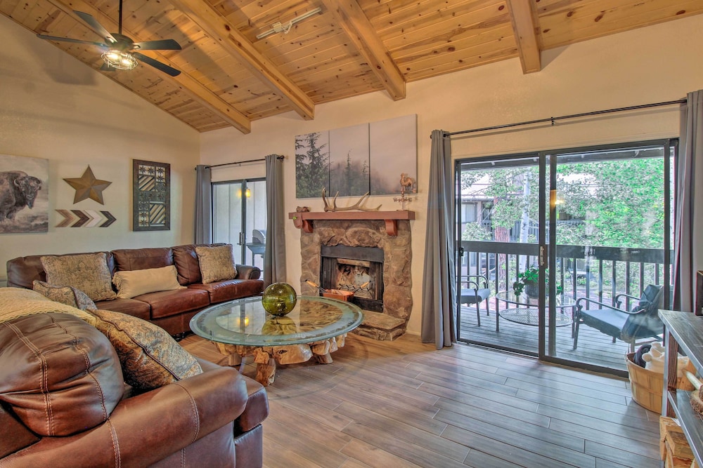 Quaint Pinetop Retreat w/ Balcony & Grill! view 3