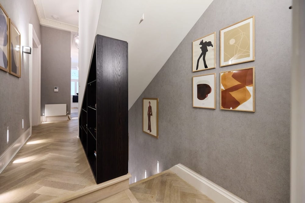 The Bayswater Retreat - Adorable 3bdr Flat With Balcony