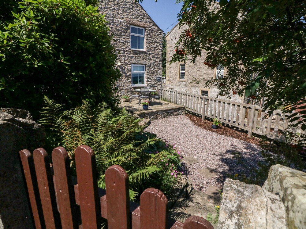Hope Valley Vacations - Field View - Property Image 5
