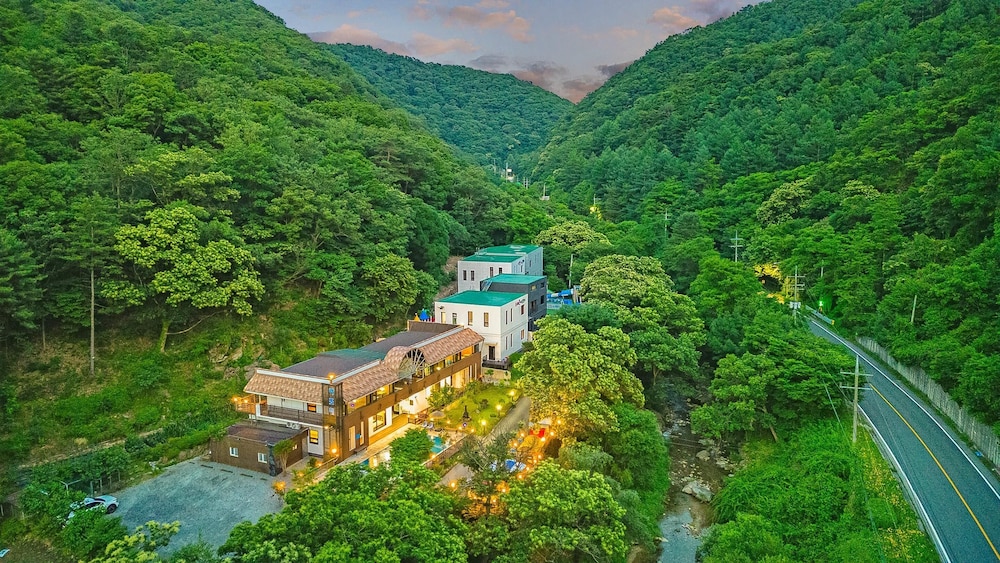 Gapyeong Laforet Pension view 4