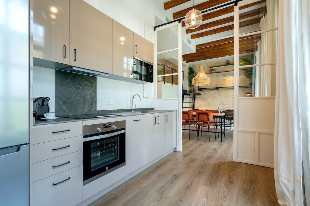 Cozy Apartment in the Center Almirante Lobo I