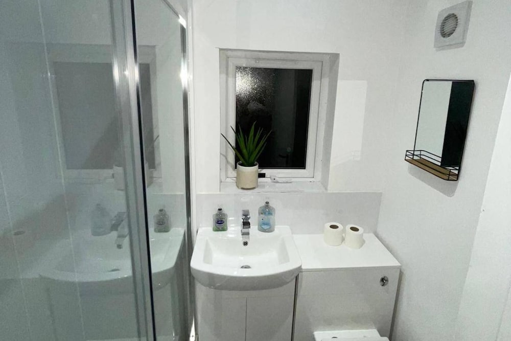 Stylish 3bedroom Near Stoke-on-trent Hospital