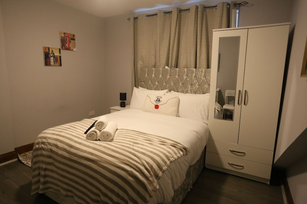 Heathrow roomzzzz B&B