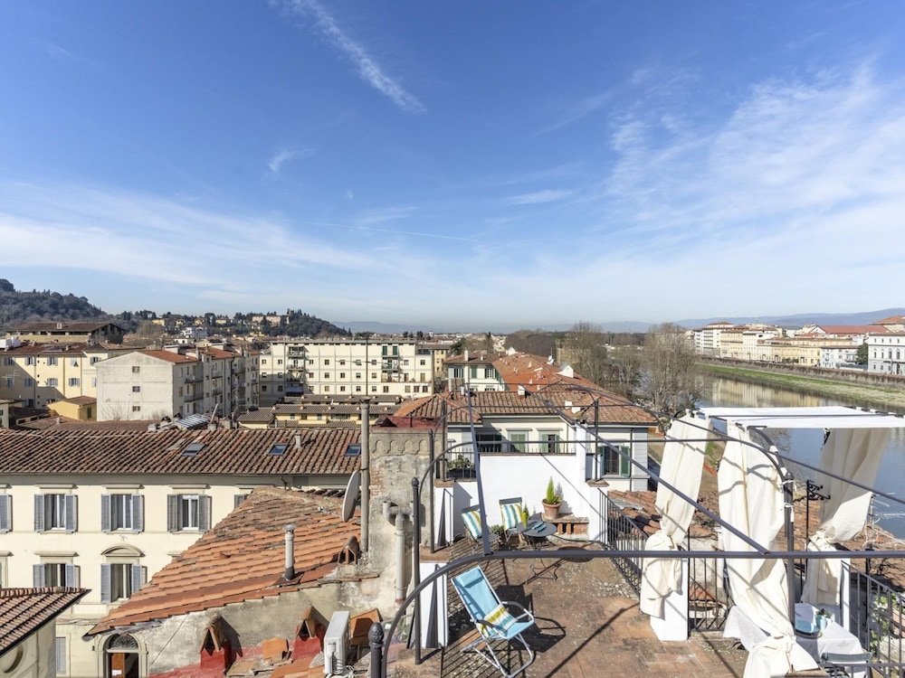 Apartment in Florence With Rooftop Views