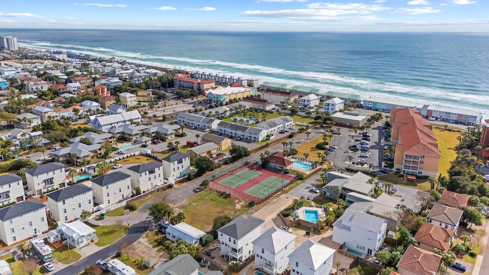 Blue Surf Lane Miramar Beach Home w Pool Firepit Golf Cart Quick Beach Access