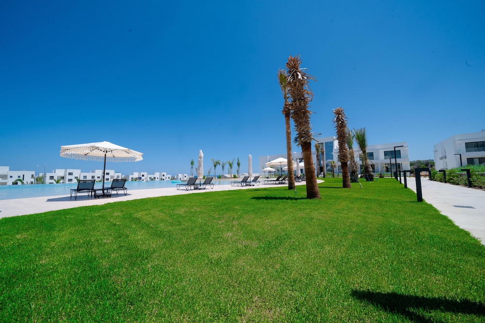 A20 Sun Valley Cove Garden Duplex Apartment