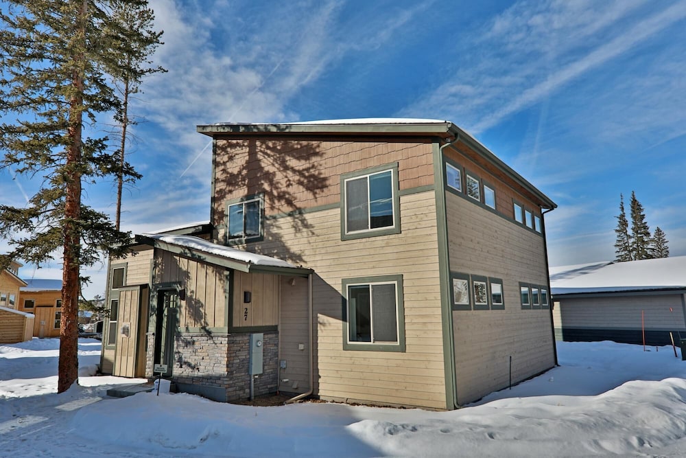 Journey Way 2 Br In Rendezvous 2 Bedroom Townhouse by Redawning