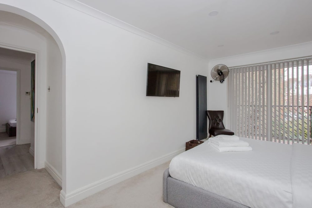 Homely 2 Bedroom Apartment in Maida Vale