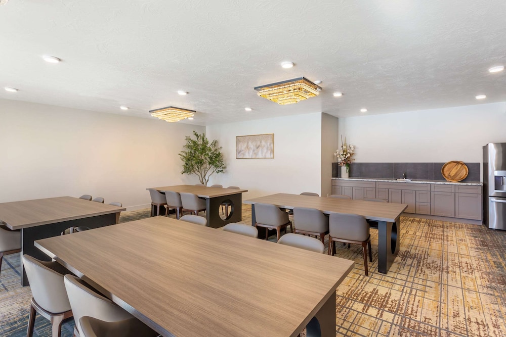 The Valor, an Ascend Collection Hotel