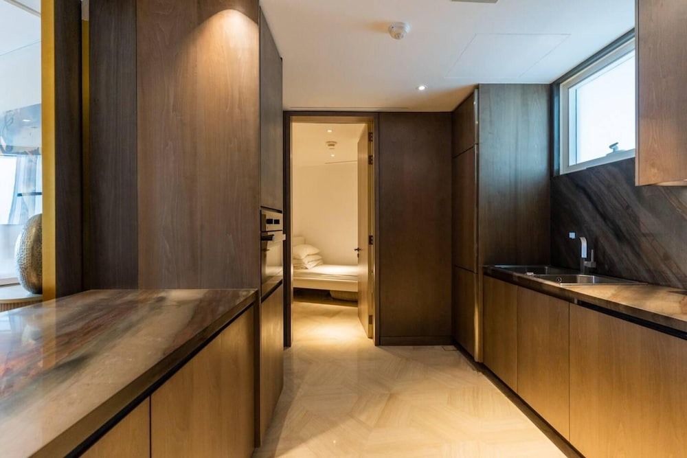 Five Palm Jumeirah Luxurious 2bdr Stunning Views