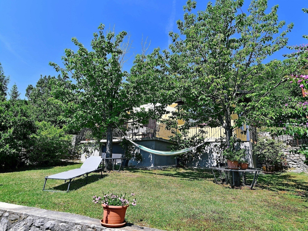 Charming Holiday Home With Terrace and Garden - One Bedroom Holiday Home