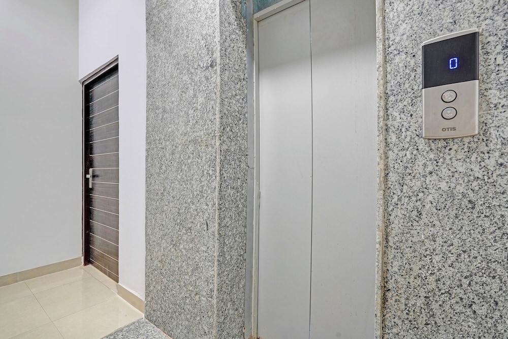 Fabhotel Aakarshan Residency