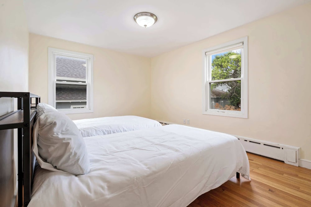 Oceanfront Ping Pong 1 Min Walk to Beach Pets Welcome