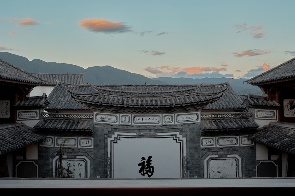 Shaxi Ancient Town Chang Le Li Chinese Courtyard Hotel