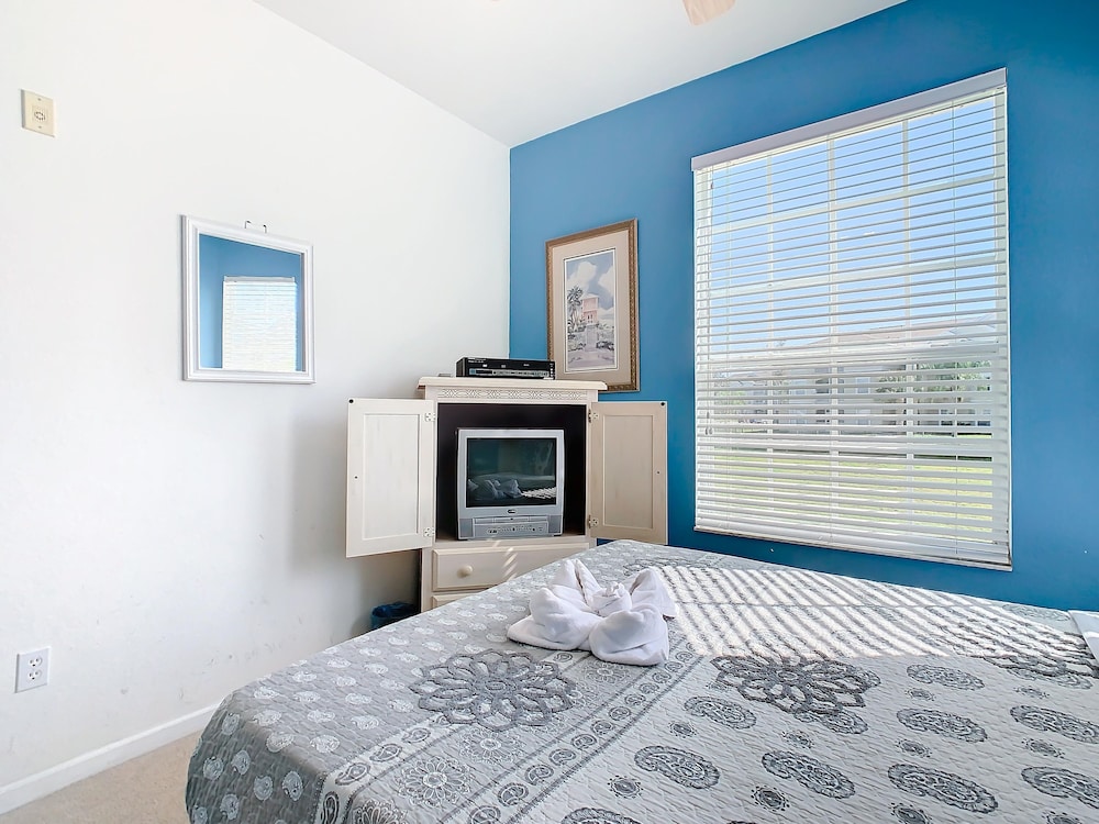 Spacious Windsor Palms Retreat - 11 Min to Disney