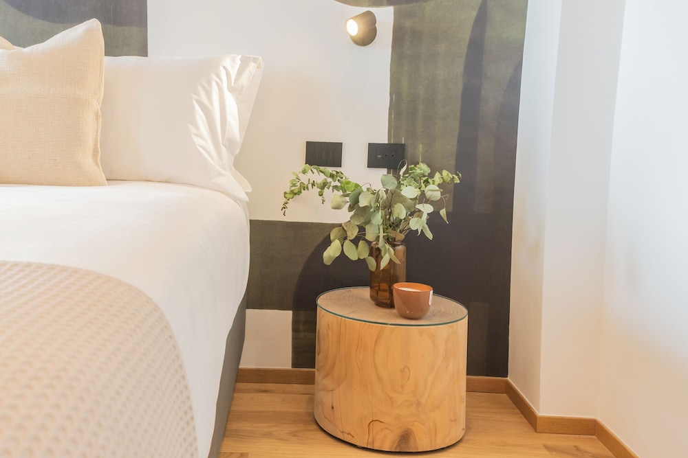 Pureview Luxury Suites, with breakfast & pool by Rent all Como