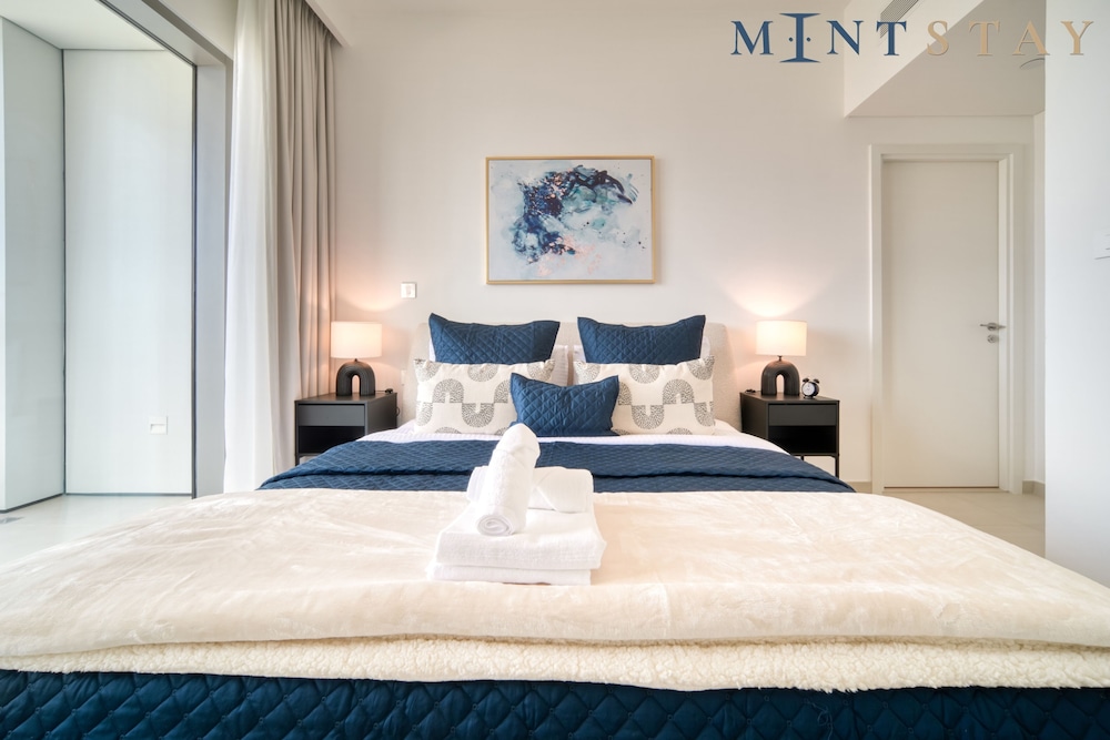 Downtown Views - Mint Stay