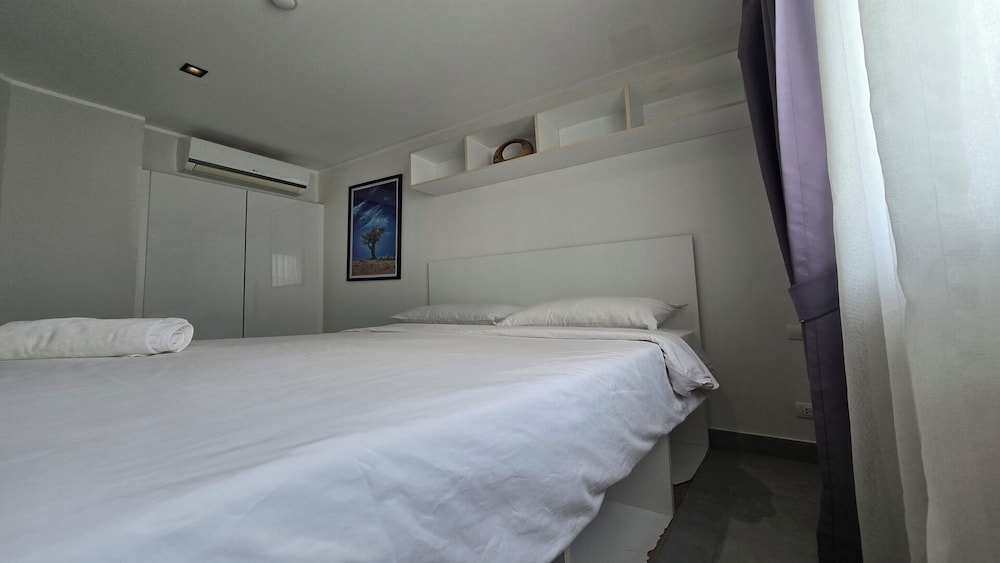 Bright & Breezy -1BR T1 211