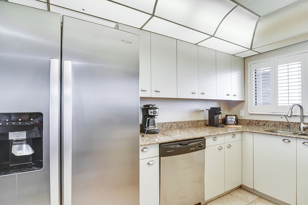 Walk to Beach & Eats: Condo w/ Pool in Clearwater!