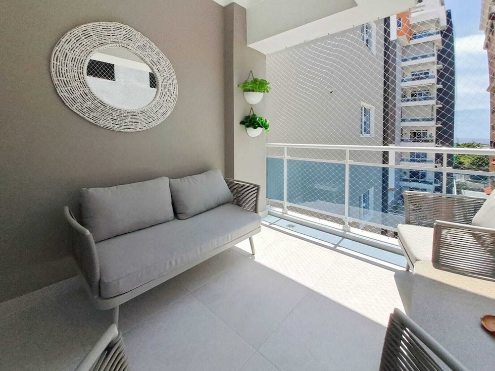 Enjoy Stylish 3br 3, 5b Stylish, Downtown Ocean View