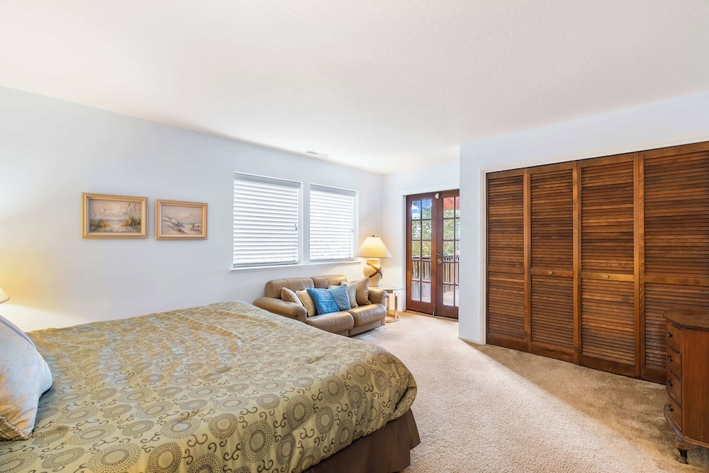 Heavenly Carmel Stay for 10!