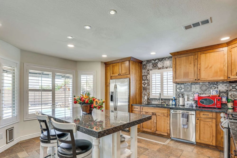 4BR Home w/ Private Pool, Patio & Grill
