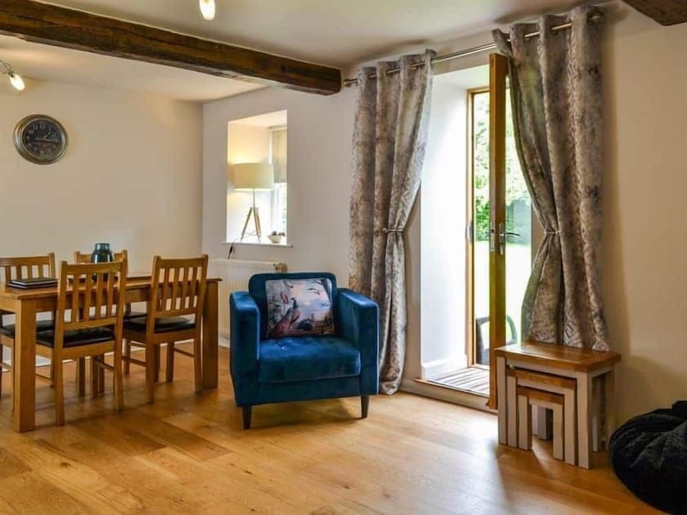 The Old Granary - Holiday Cottage