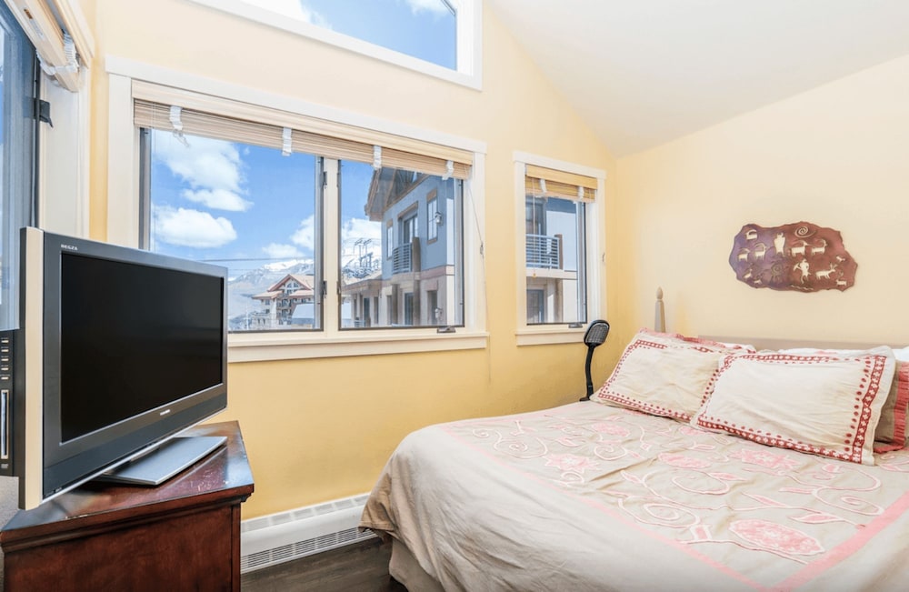 Blue Mesa Penthouse by Avantstay Buyout of 3 Units Ski-in Ski-out Condo