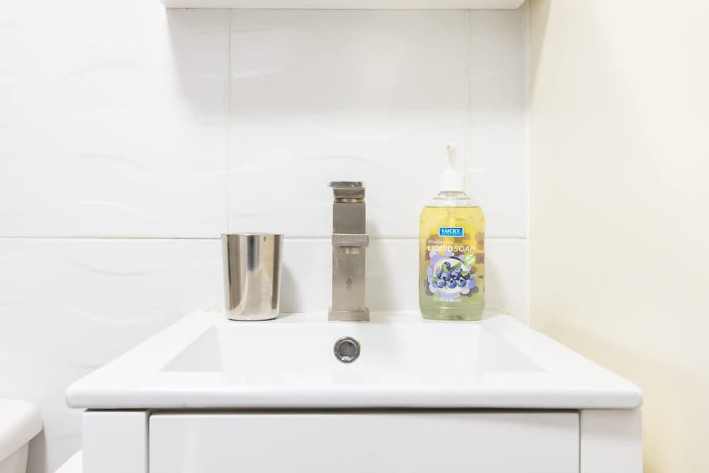 26-1c Gramercy Large 1BR WD