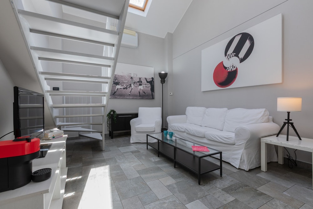 Loft Derby T4 by Wonderful Italy