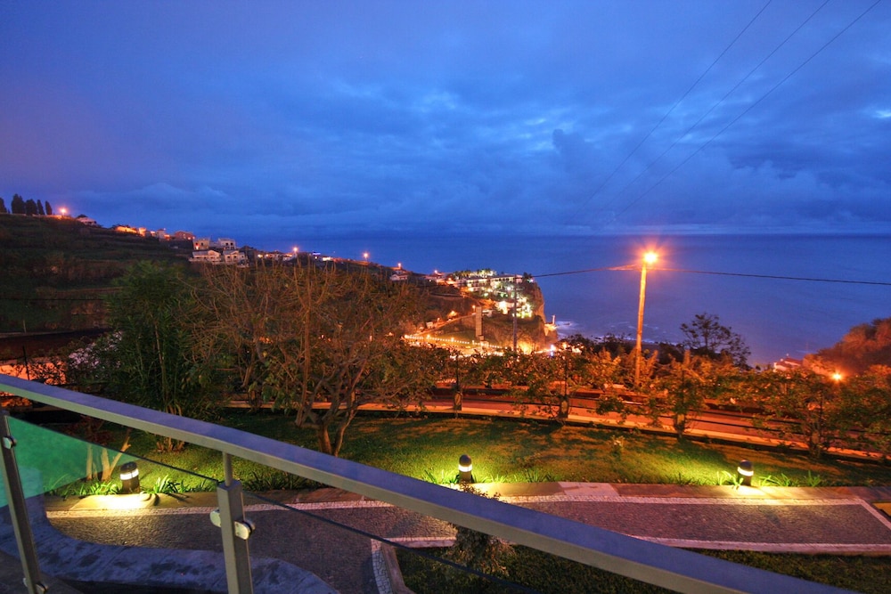 Quinta Girassol by Our Madeira