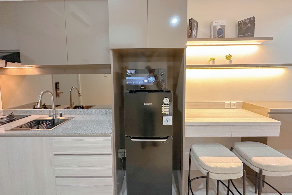 Modern Suite 1Br At Grand Sungkono Lagoon Apartment