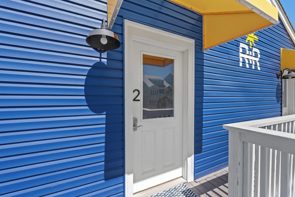 Beach Nest - R R Beach Club