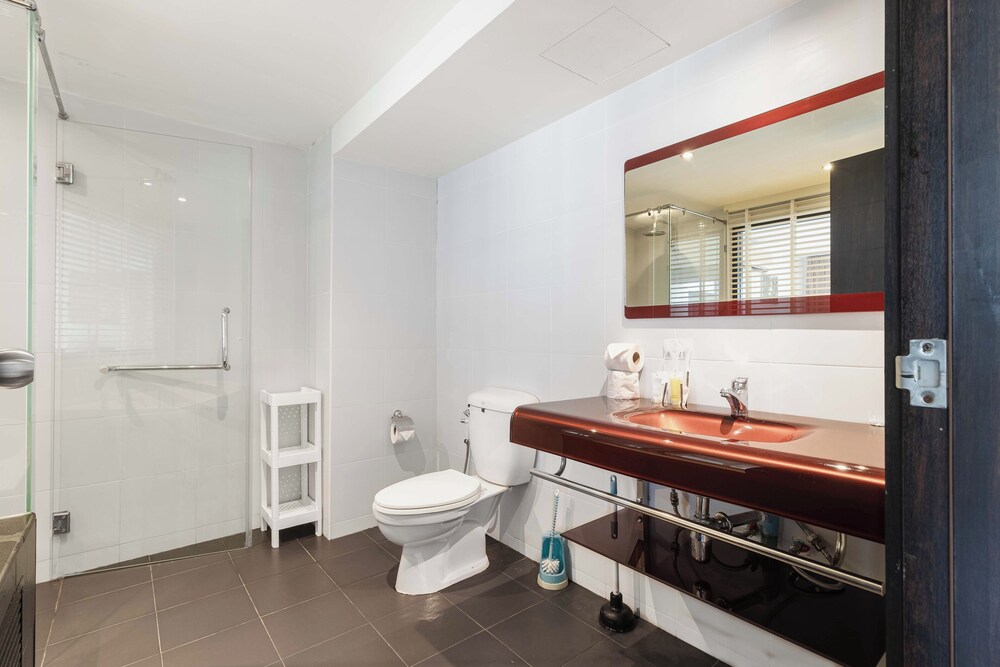1BR Bathtub Near Beach Prime Spot C229