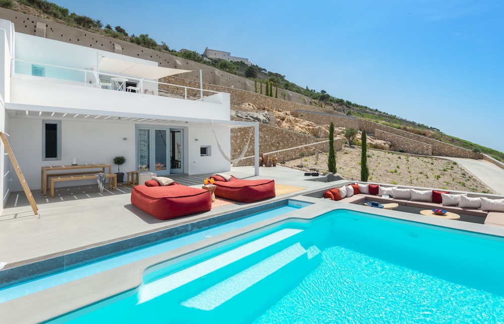 Santorini Heights