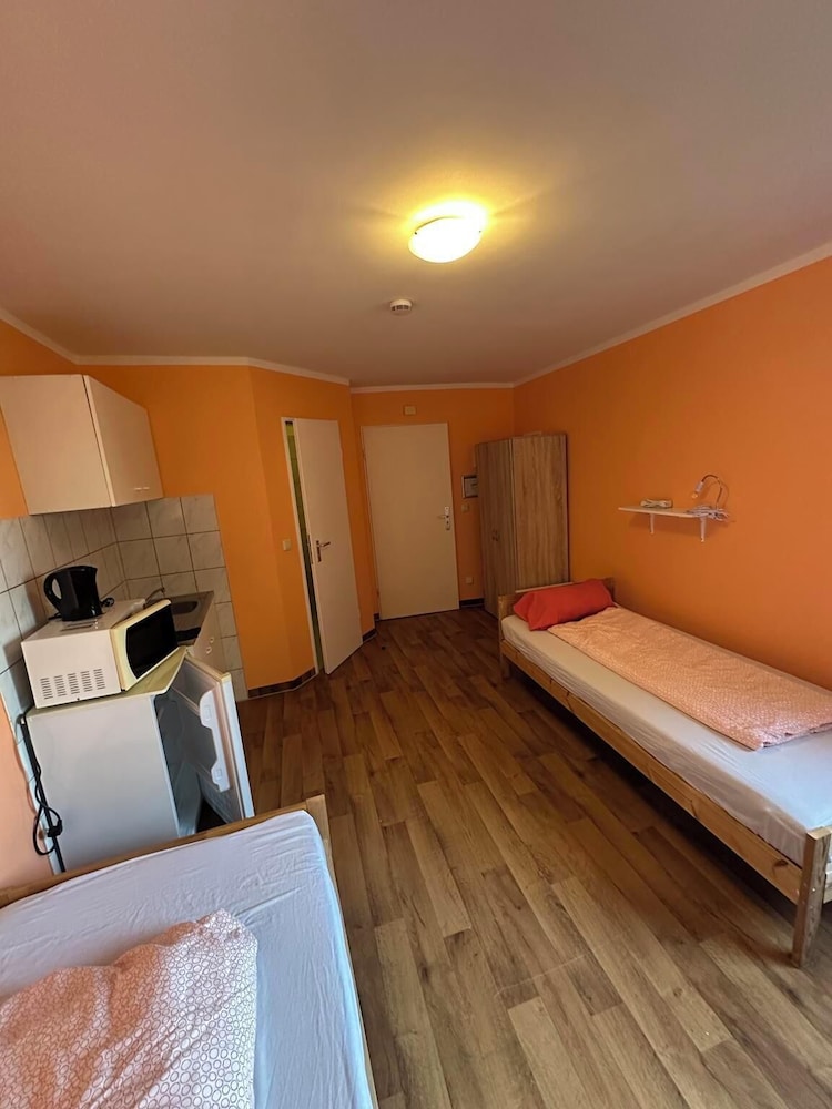 2-Rent Group Hostel Apartments HAN53
