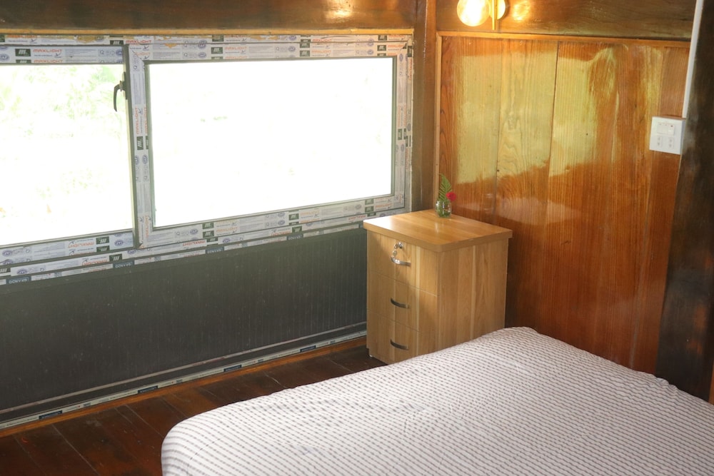 Atash Eco Village Homestay Van Hoi