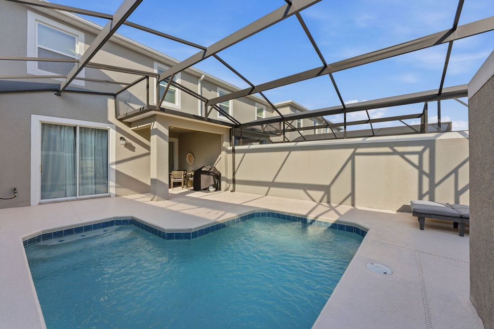 Chic 4BR Disney Retreat With Pool Mickey Rooms