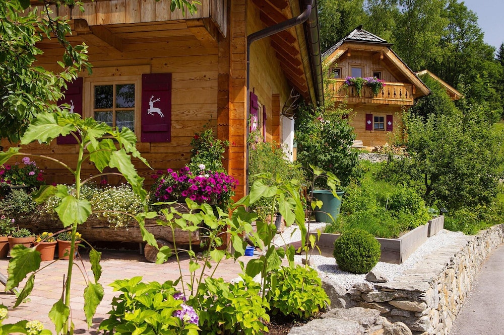 Chalet in Wildkogel Near Ski Slopes & Pool