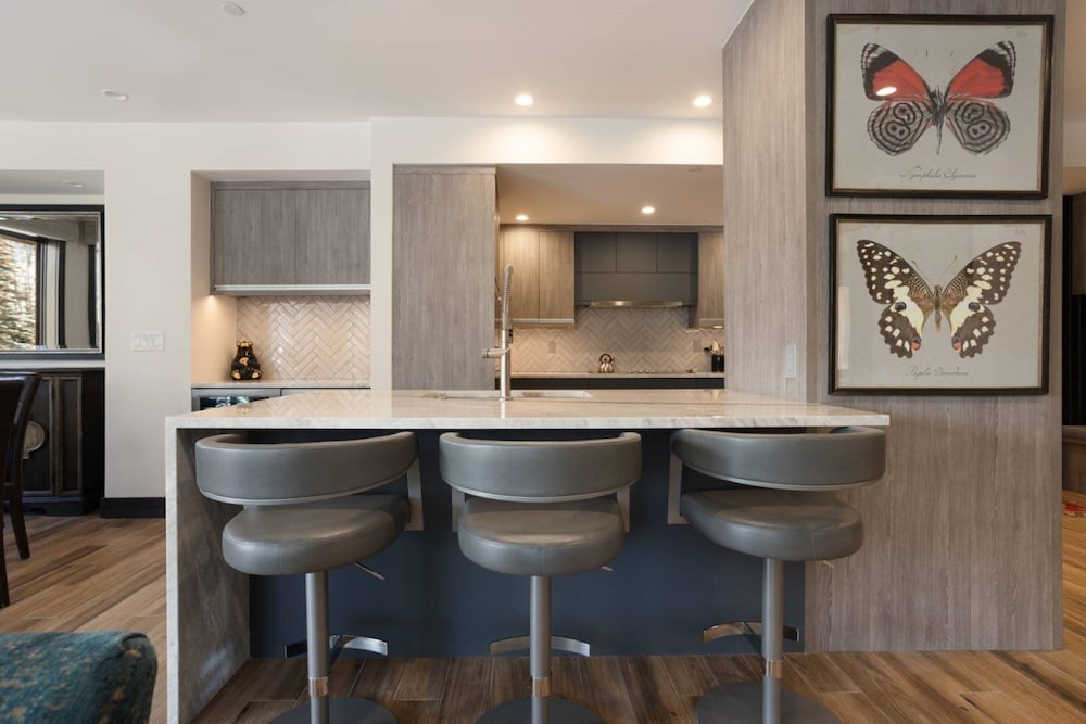 Luxury 3 Bedroom Condo in the Heart of Beaver Creek Village With Heated Pool