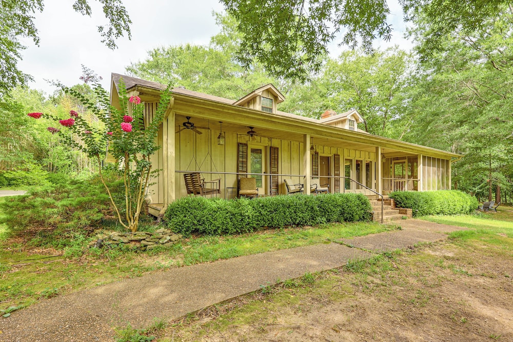 Waterfront Home w/ Playground Near Degray & Caddo!