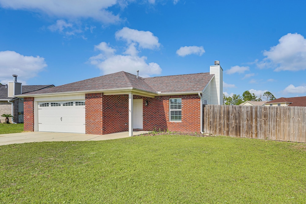 7 Mi to Dtwn Panama City: Family Home w/ Patio