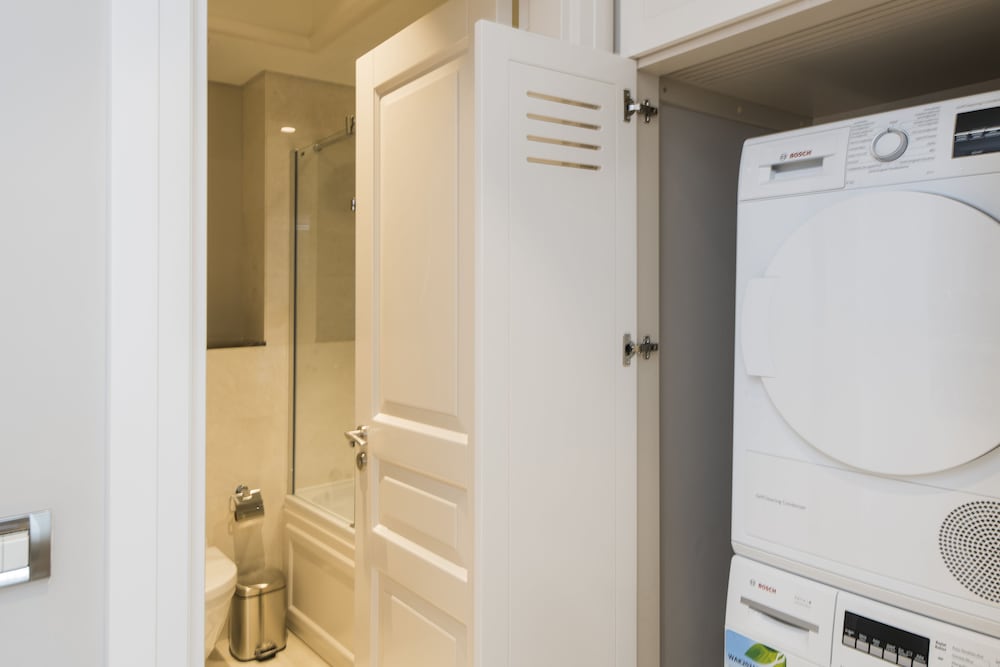 Ist flats Serviced Apartments - EMAAR SQ