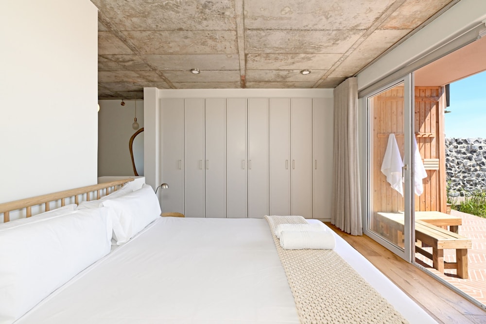 Elegant Camps Bay Eco Pool Sauna Views