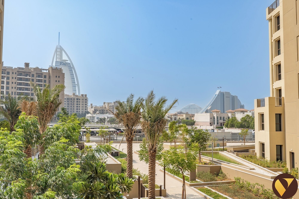 Madinat Jumeirah Pool and burj Al Arab