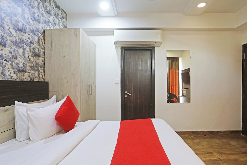 Hotel Aerostar Gold Near Yashobhoomi