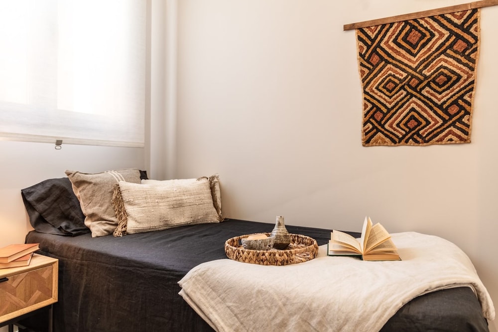 Hema - 2 Bedrooms in Trafalgar