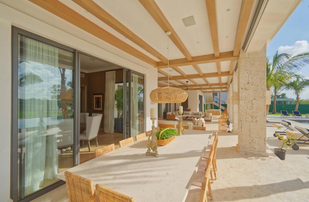 Luxury Villa With Heated Pool Jacuzzi Full Staff