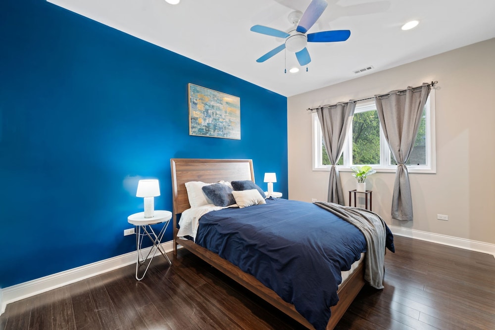 Spacious Luxury Retreat 8 Bed Oasis With 6 Baths